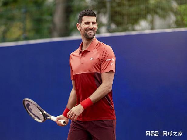 雪地足球逐 雪地足球逐