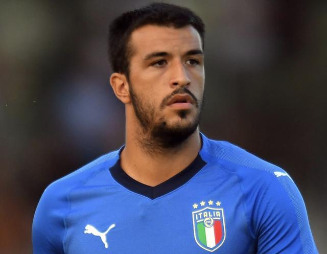 中的两名中 中的两名中