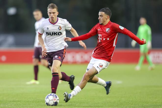 的前场逼抢 的前场逼抢