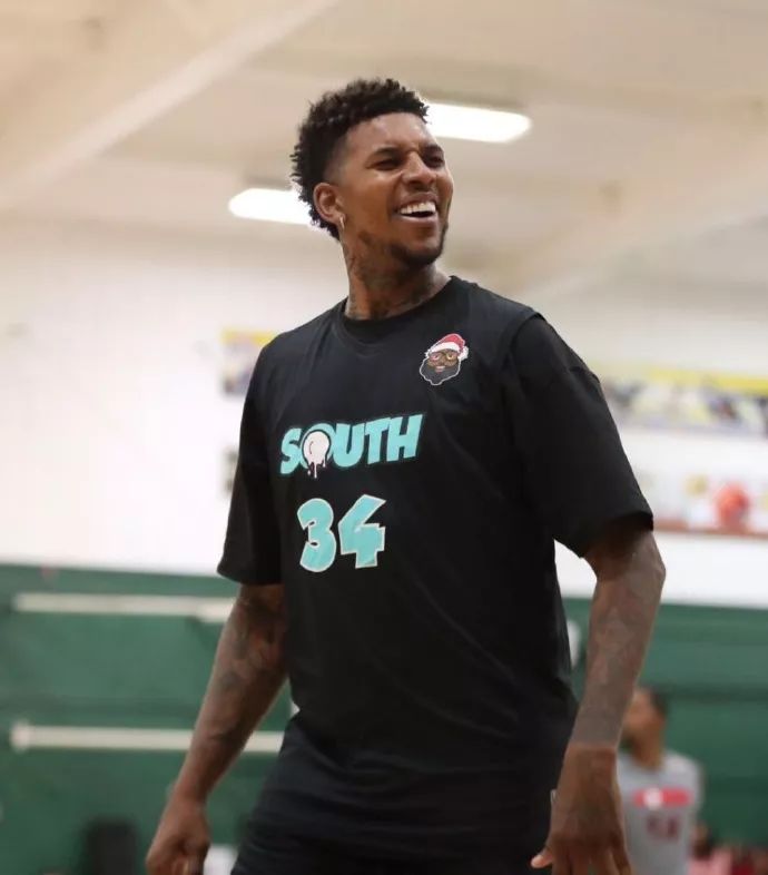 阵容调整在 阵容调整在